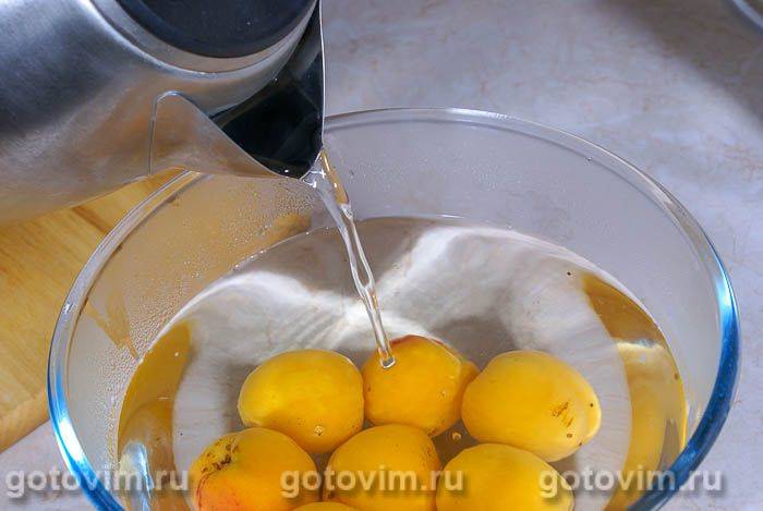 Свинина в абрикосовому соусі