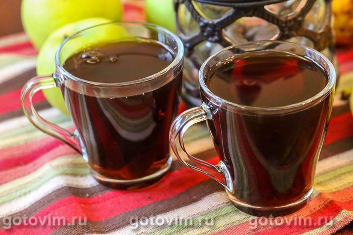 Узвар із груші дичка та шипшини